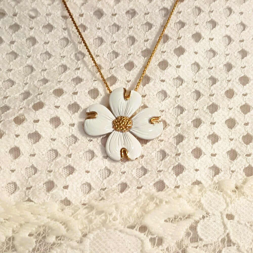 White Enamel Dogwood Pendant Necklace 18" Vintage Gold Tone Flower Jewelry